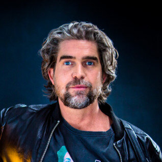 Nils Glagau ist Geschäftsführer des Familienunternehmens Orthomol mit Sitz in Langenfeld sowie Chef der Rock B(r)and GmbH und hat in das Start-up der „EVERTREE“ investiert. Nils Glagau ist Geschäftsführer des Familienunternehmens Orthomol mit Sitz in Langenfeld sowie Chef der Rock B(r)and GmbH und hat in das Start-up der „EVERTREE“ investiert.