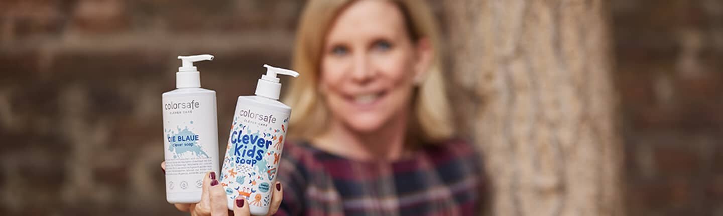 Katrin Klein ist die GrĂŒnderin von Colorsafe: die blaue Seife mit Farbeffekt. Katrin Klein ist die GrĂŒnderin von Colorsafe: die blaue Seife mit Farbeffekt.