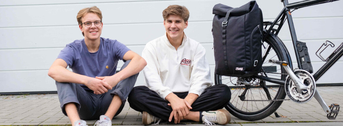 Die GrĂŒnder von Otinga (ehemals 2bag), eine innovative 2-in-1 Fahrradtasche-Rucksack-Kombi, sind Karl Fischer (17) und Leander Mellies (17). Die GrĂŒnder von Otinga (ehemals 2bag), eine innovative 2-in-1 Fahrradtasche-Rucksack-Kombi, sind Karl Fischer (17) und Leander Mellies (17).