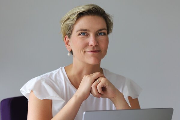 Vera Knauer ist Mitarbeiterin bei der Rock B(r)and GmbH und begleitet u.a. Start-ups, die über „Die Höhle der Löwen“ kommen.